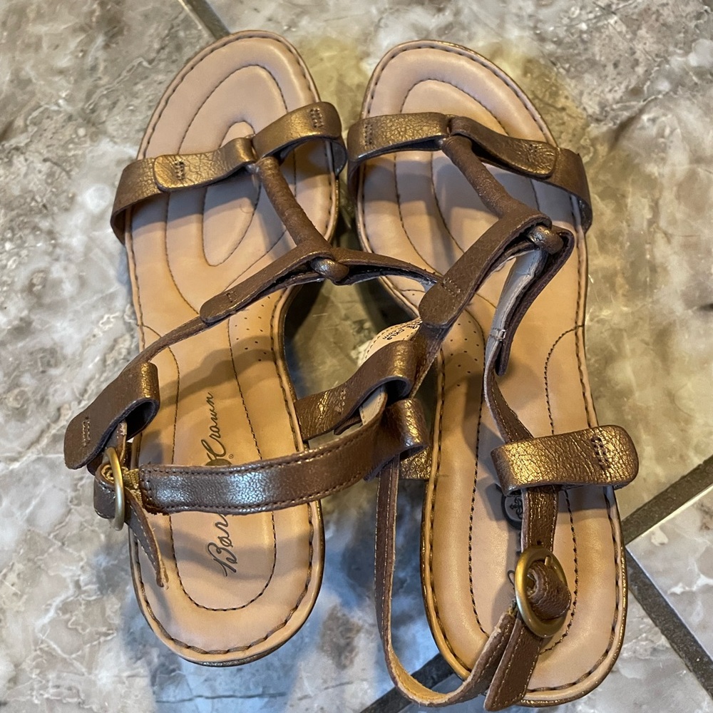 Born Crown size 10 bronze sandals